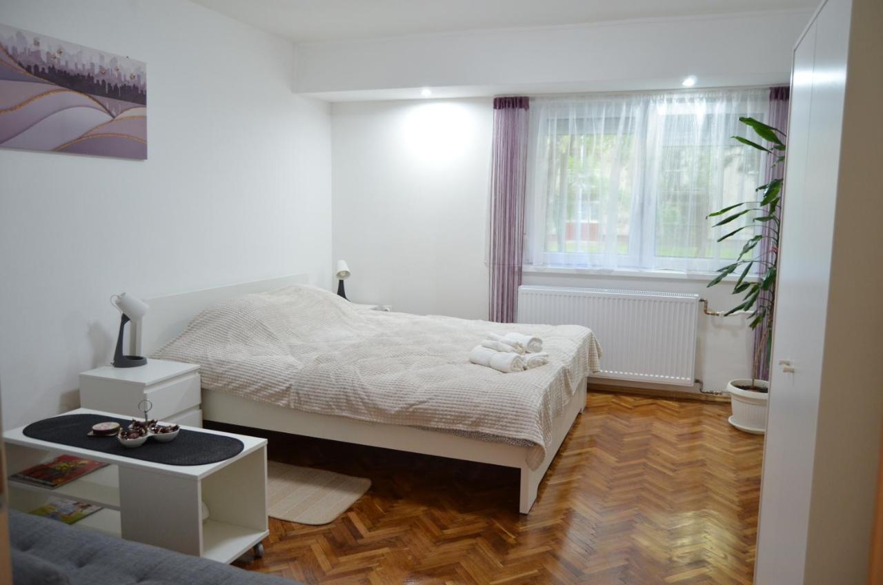 Mikmari Apartman Subotica Exterior foto
